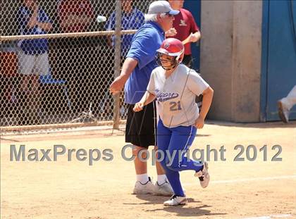 Thumbnail 3 in La Canada vs. Beaumont (CIF SS D5 Final) photogallery.
