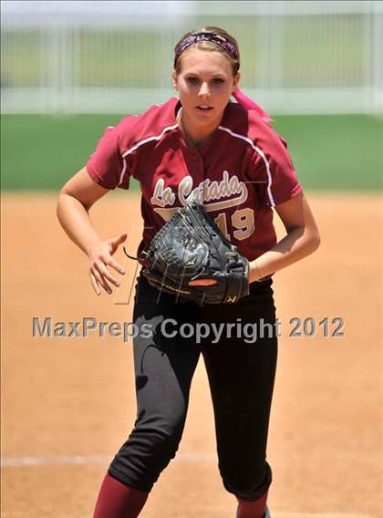 Thumbnail 2 in La Canada vs. Beaumont (CIF SS D5 Final) photogallery.