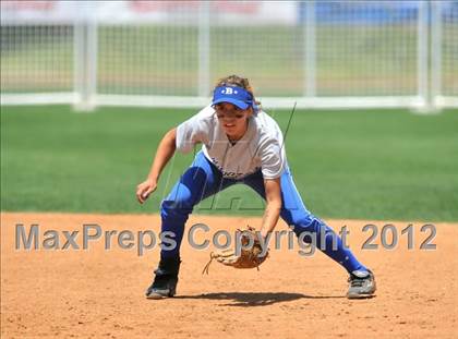 Thumbnail 2 in La Canada vs. Beaumont (CIF SS D5 Final) photogallery.