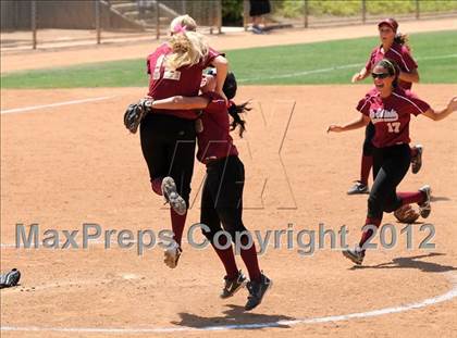 Thumbnail 2 in La Canada vs. Beaumont (CIF SS D5 Final) photogallery.