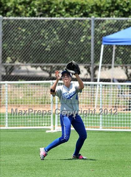 Thumbnail 3 in La Canada vs. Beaumont (CIF SS D5 Final) photogallery.
