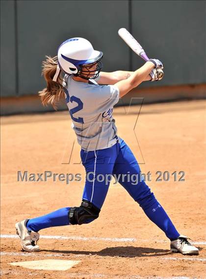 Thumbnail 2 in La Canada vs. Beaumont (CIF SS D5 Final) photogallery.