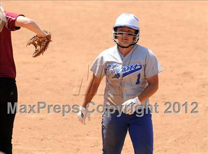 Thumbnail 2 in La Canada vs. Beaumont (CIF SS D5 Final) photogallery.