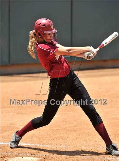 Thumbnail 3 in La Canada vs. Beaumont (CIF SS D5 Final) photogallery.