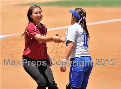 Thumbnail 2 in La Canada vs. Beaumont (CIF SS D5 Final) photogallery.