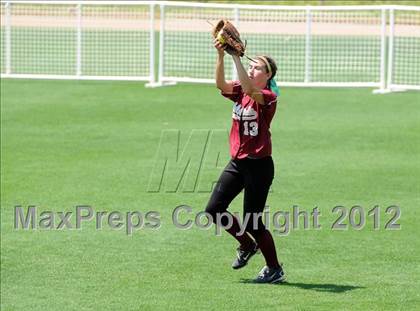 Thumbnail 2 in La Canada vs. Beaumont (CIF SS D5 Final) photogallery.