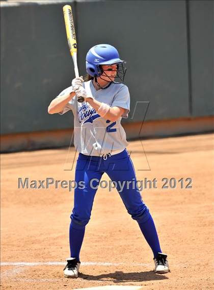 Thumbnail 3 in La Canada vs. Beaumont (CIF SS D5 Final) photogallery.