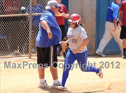Thumbnail 2 in La Canada vs. Beaumont (CIF SS D5 Final) photogallery.