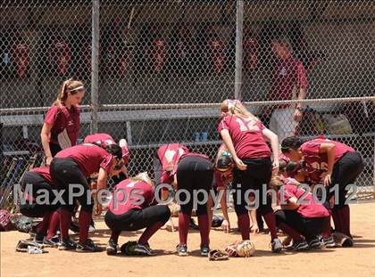 Thumbnail 3 in La Canada vs. Beaumont (CIF SS D5 Final) photogallery.