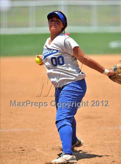 Thumbnail 3 in La Canada vs. Beaumont (CIF SS D5 Final) photogallery.