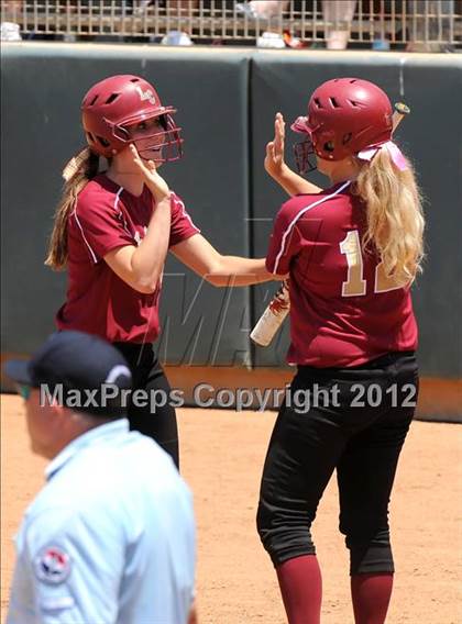 Thumbnail 3 in La Canada vs. Beaumont (CIF SS D5 Final) photogallery.