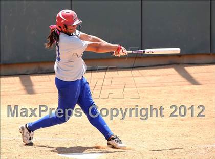 Thumbnail 2 in La Canada vs. Beaumont (CIF SS D5 Final) photogallery.