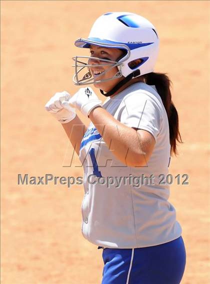 Thumbnail 2 in La Canada vs. Beaumont (CIF SS D5 Final) photogallery.