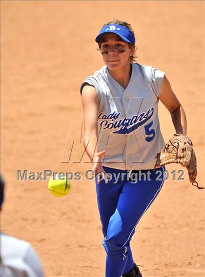 Thumbnail 2 in La Canada vs. Beaumont (CIF SS D5 Final) photogallery.