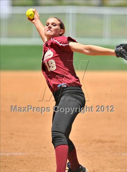 Thumbnail 2 in La Canada vs. Beaumont (CIF SS D5 Final) photogallery.
