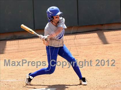 Thumbnail 2 in La Canada vs. Beaumont (CIF SS D5 Final) photogallery.
