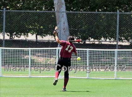 Thumbnail 2 in La Canada vs. Beaumont (CIF SS D5 Final) photogallery.