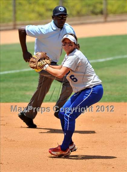 Thumbnail 3 in La Canada vs. Beaumont (CIF SS D5 Final) photogallery.