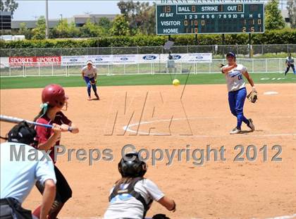 Thumbnail 3 in La Canada vs. Beaumont (CIF SS D5 Final) photogallery.
