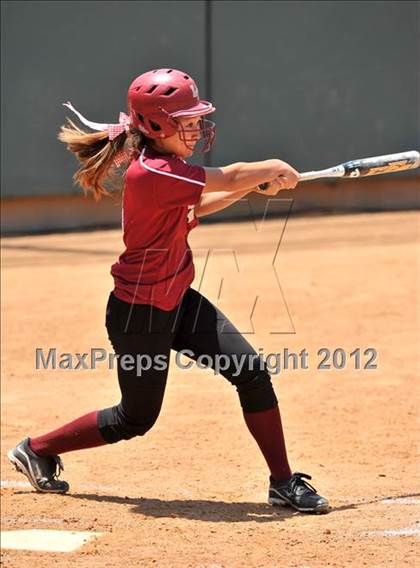 Thumbnail 3 in La Canada vs. Beaumont (CIF SS D5 Final) photogallery.