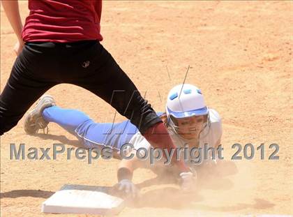 Thumbnail 1 in La Canada vs. Beaumont (CIF SS D5 Final) photogallery.