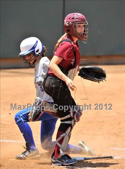 Thumbnail 2 in La Canada vs. Beaumont (CIF SS D5 Final) photogallery.