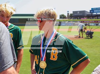 Thumbnail 1 in Boyd vs. Wall (UIL 3A Baseball State Final Medal Ceremony) photogallery.