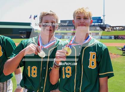 Thumbnail 1 in Boyd vs. Wall (UIL 3A Baseball State Final Medal Ceremony) photogallery.