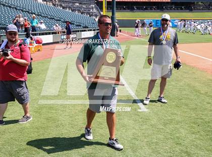Thumbnail 1 in Boyd vs. Wall (UIL 3A Baseball State Final Medal Ceremony) photogallery.