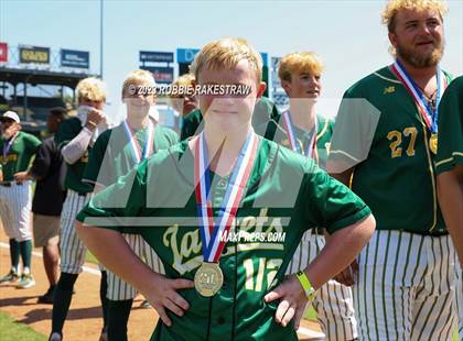 Thumbnail 3 in Boyd vs. Wall (UIL 3A Baseball State Final Medal Ceremony) photogallery.