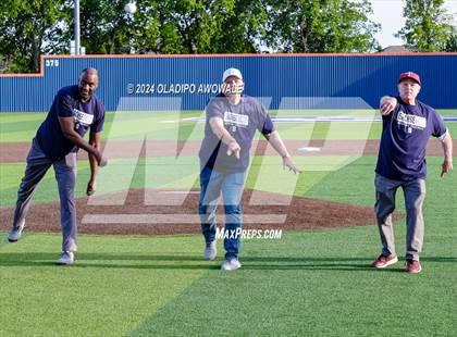 Thumbnail 3 in Garland @ Sachse photogallery.