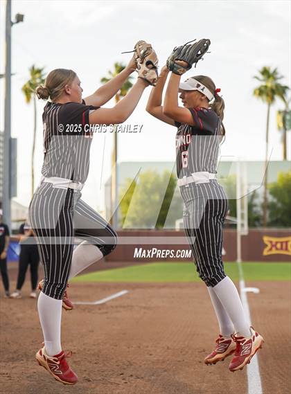 Thumbnail 2 in Salpointe Catholic vs. Coconino (AIA 4A Final) photogallery.