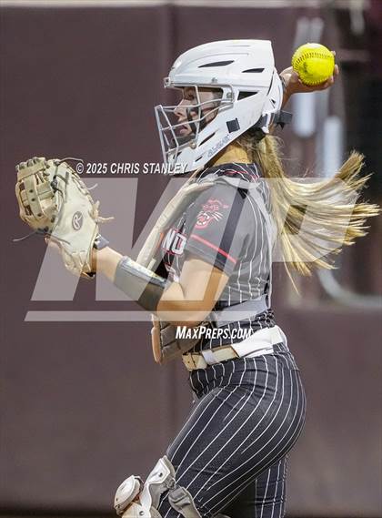 Thumbnail 2 in Salpointe Catholic vs. Coconino (AIA 4A Final) photogallery.