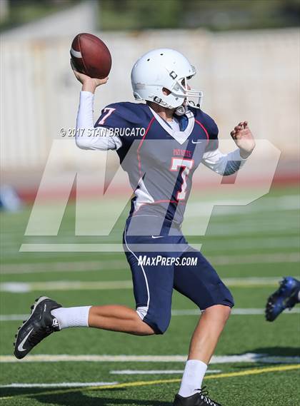 Thumbnail 3 in Fr: Elsinore Tigers vs Beckman Patriots photogallery.