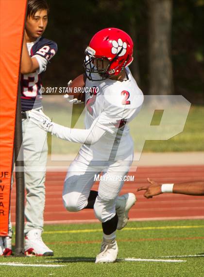 Thumbnail 2 in Elsinore Tigers vs Beckman Patriots photogallery.
