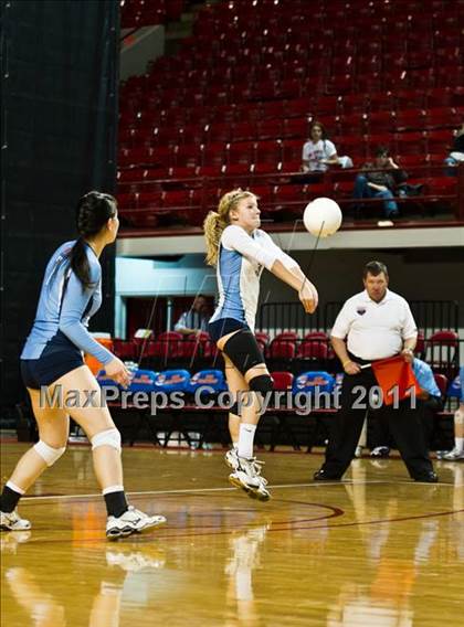 Thumbnail 1 in North Carolina School of Science & Math vs. North Stokes (NCHSAA 1A Final) photogallery.