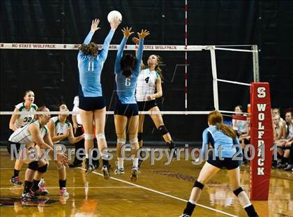 Thumbnail 2 in North Carolina School of Science & Math vs. North Stokes (NCHSAA 1A Final) photogallery.