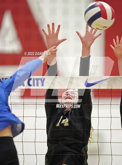 Thumbnail 1 in Langley @ Alexandria City (VHSL Class 6 Quarterfinal) photogallery.