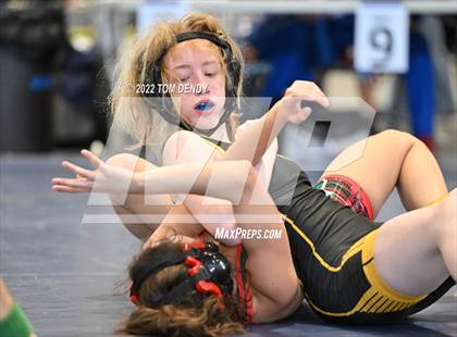 Thumbnail 1 in 26th Annual Doc Hess Women's Classic photogallery.