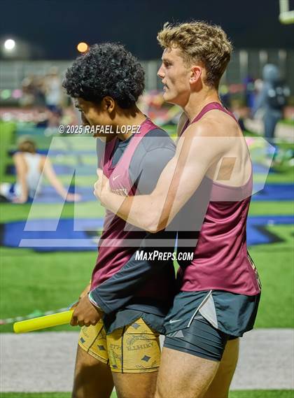 Thumbnail 3 in JV: UIL 6A Track and Field Championship (4x400M) photogallery.