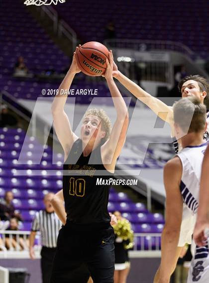 Thumbnail 1 in Corner Canyon vs. Wasatch (UHSAA 5A First Round) photogallery.