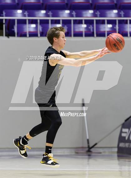 Thumbnail 3 in Corner Canyon vs. Wasatch (UHSAA 5A First Round) photogallery.