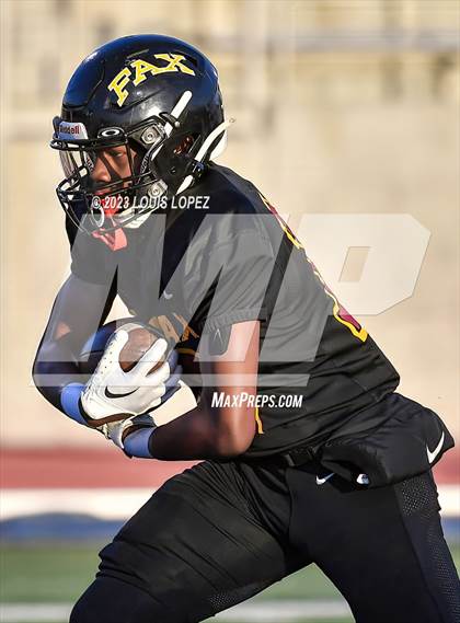 Thumbnail 3 in Fairfax vs. Ferndale (DIV 7-AA CIF State Championship) photogallery.