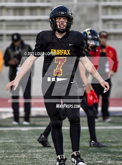 Thumbnail 2 in Fairfax vs. Ferndale (DIV 7-AA CIF State Championship) photogallery.