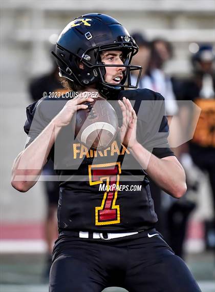 Thumbnail 2 in Fairfax vs. Ferndale (DIV 7-AA CIF State Championship) photogallery.