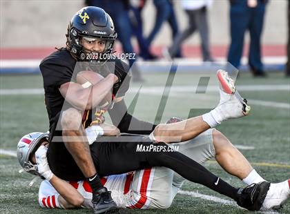Thumbnail 3 in Fairfax vs. Ferndale (DIV 7-AA CIF State Championship) photogallery.