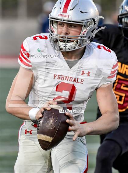 Thumbnail 2 in Fairfax vs. Ferndale (DIV 7-AA CIF State Championship) photogallery.