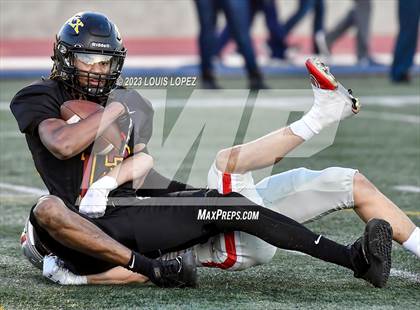 Thumbnail 1 in Fairfax vs. Ferndale (DIV 7-AA CIF State Championship) photogallery.