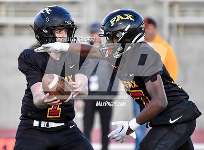 Thumbnail 2 in Fairfax vs. Ferndale (DIV 7-AA CIF State Championship) photogallery.