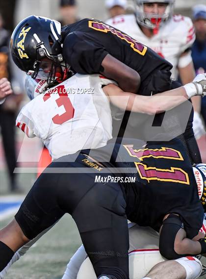 Thumbnail 3 in Fairfax vs. Ferndale (DIV 7-AA CIF State Championship) photogallery.